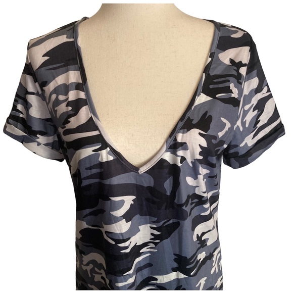 Camo Print Deep V-Neck Short Sleeve Tunic Shirt NWT - M - Picture 5 of 12